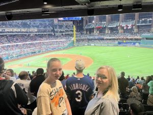 Anna and Jan, Rangers game, day 11