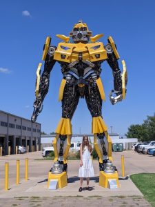 Bumblebee made of car parts, day 4